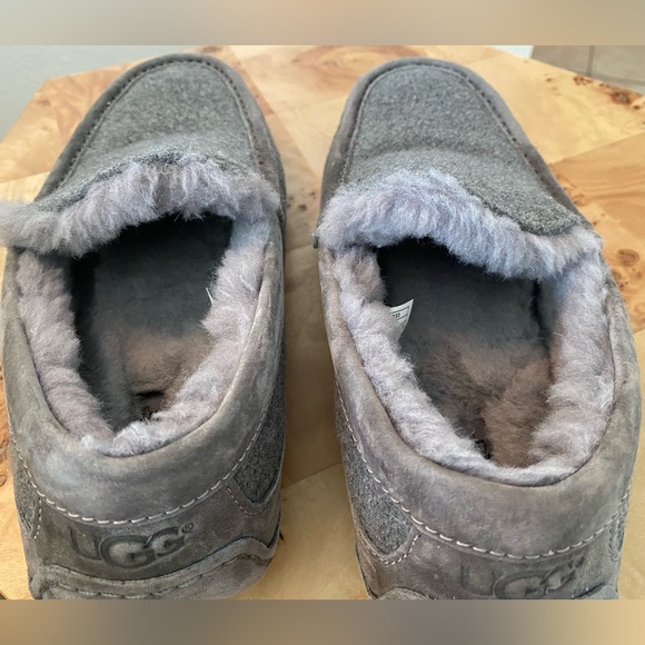 UGG Men’s Ascot Slipper - Picture 7 of 8